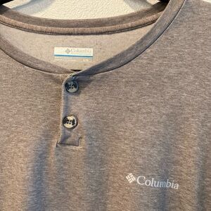 Columbia Heather Gray Long Sleeve Henley (L)